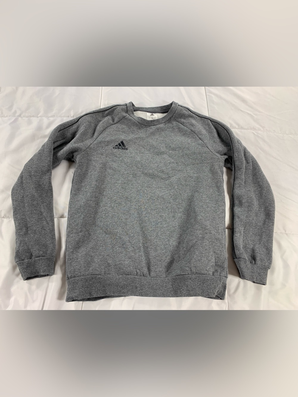 Pre loved ADIDAS sweatshirt boys (11-12Y) size M